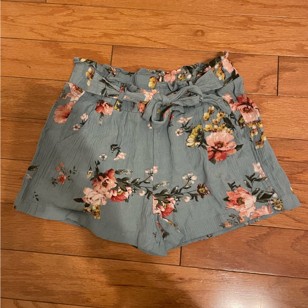 blue floral flowy shorts